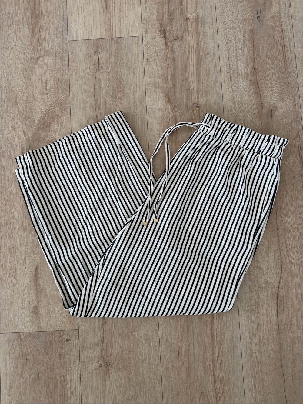 Marc New York Andrew Marc Black and White Striped Pants